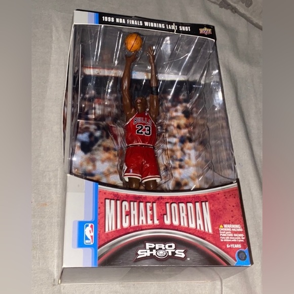 MICHAEL JORDAN BOBBLE/FIGURE. 1998 NBA FINALS GAME WINNING LAST SHOT!! - Picture 2 of 5